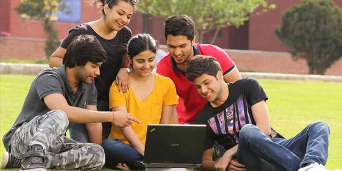 For a Bright Career Enrol in One of The Best BBA Universities in Gurugram