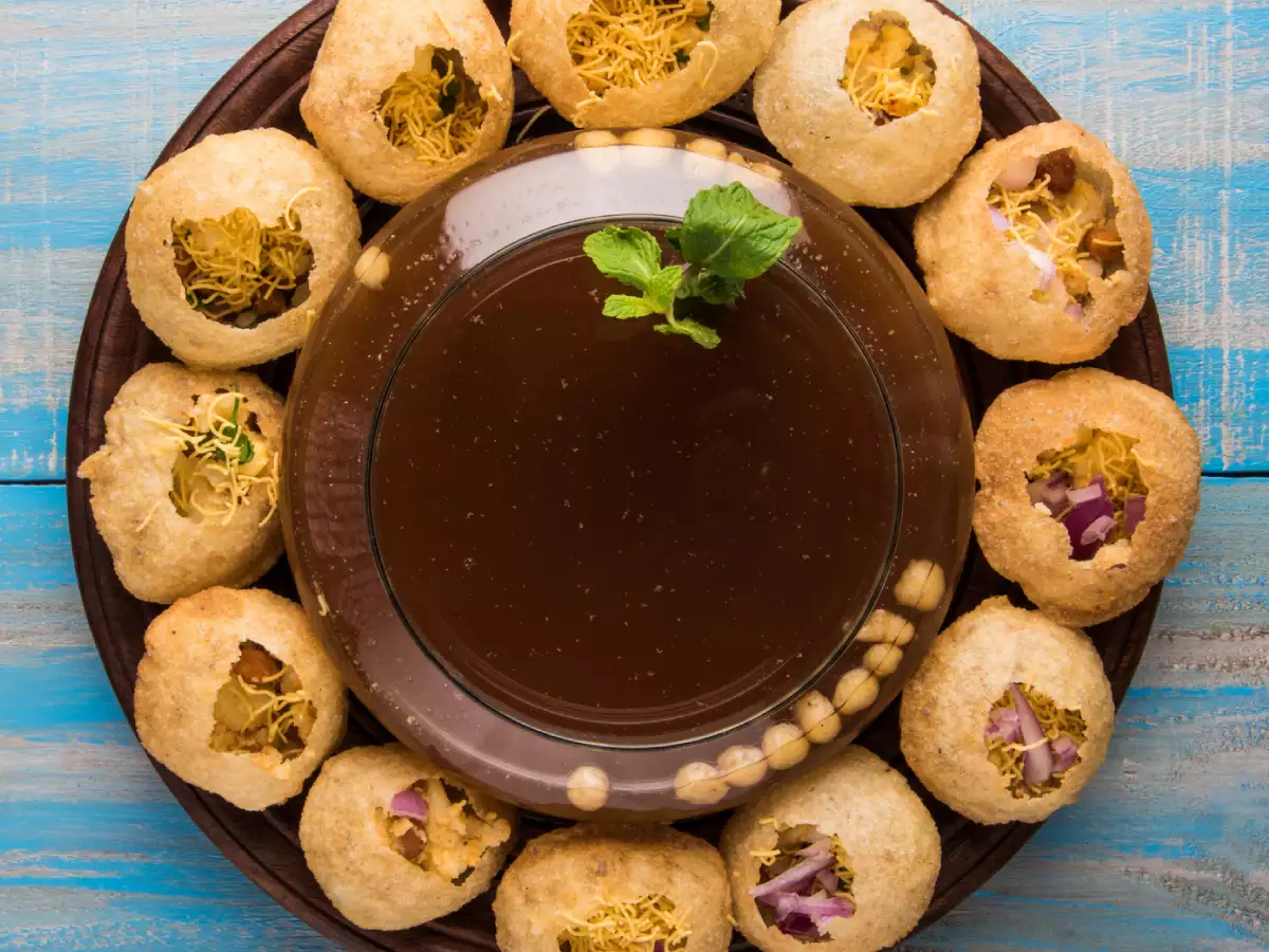 Desi street food: A plate of tradition and innovation – Bikaner Bites