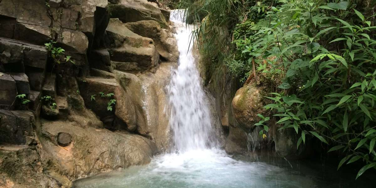 Pesona Menawan Air Terjun Sri Gethuk di Jogja!