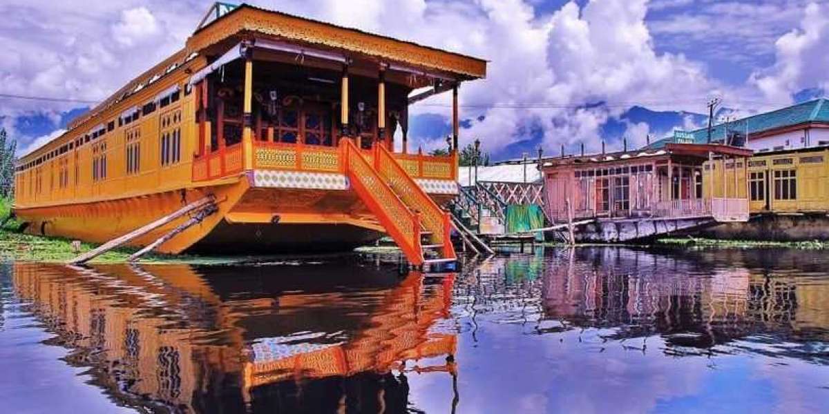 Find Affordable and Cheap Houseboats in Srinagar