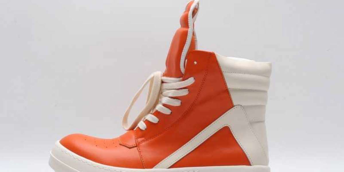 Replica Sneaker um659