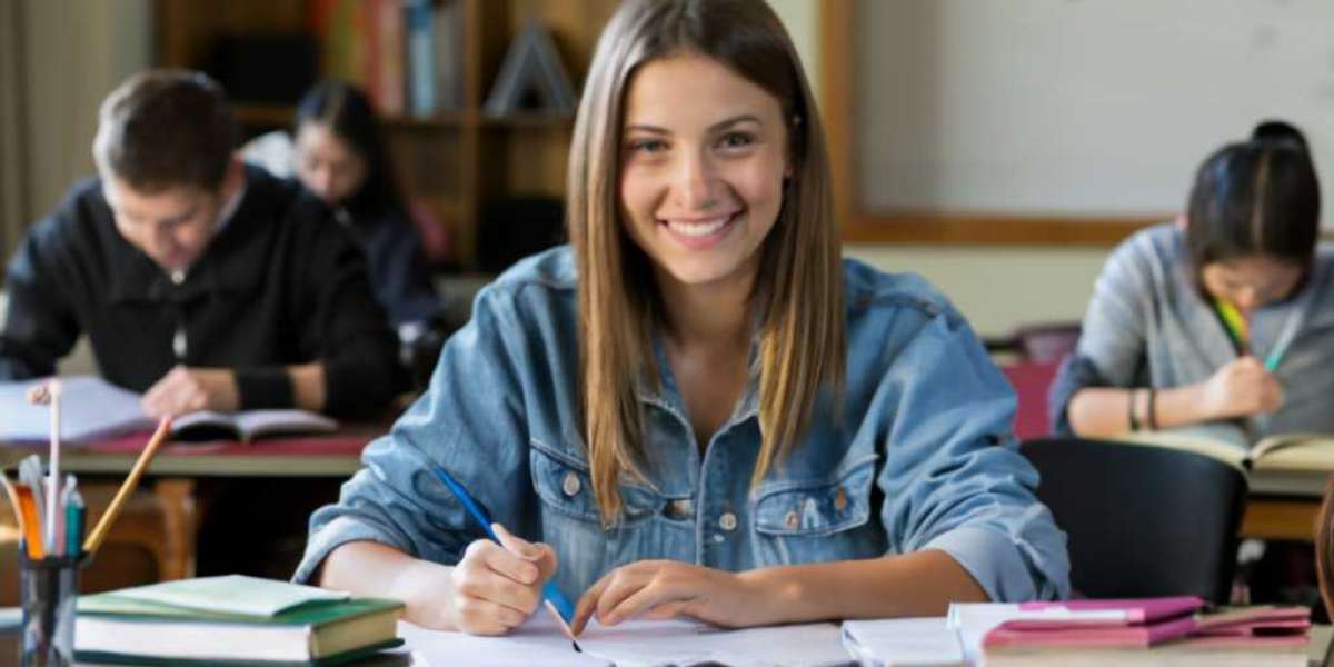 Writing a Reflective Essay: Key Insights and Practical Tips