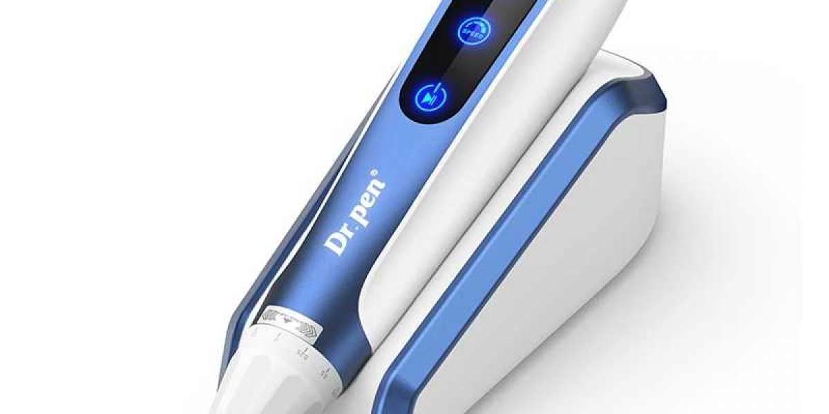 Wie man Microneedling durchführt: Ein umfassender Leitfaden