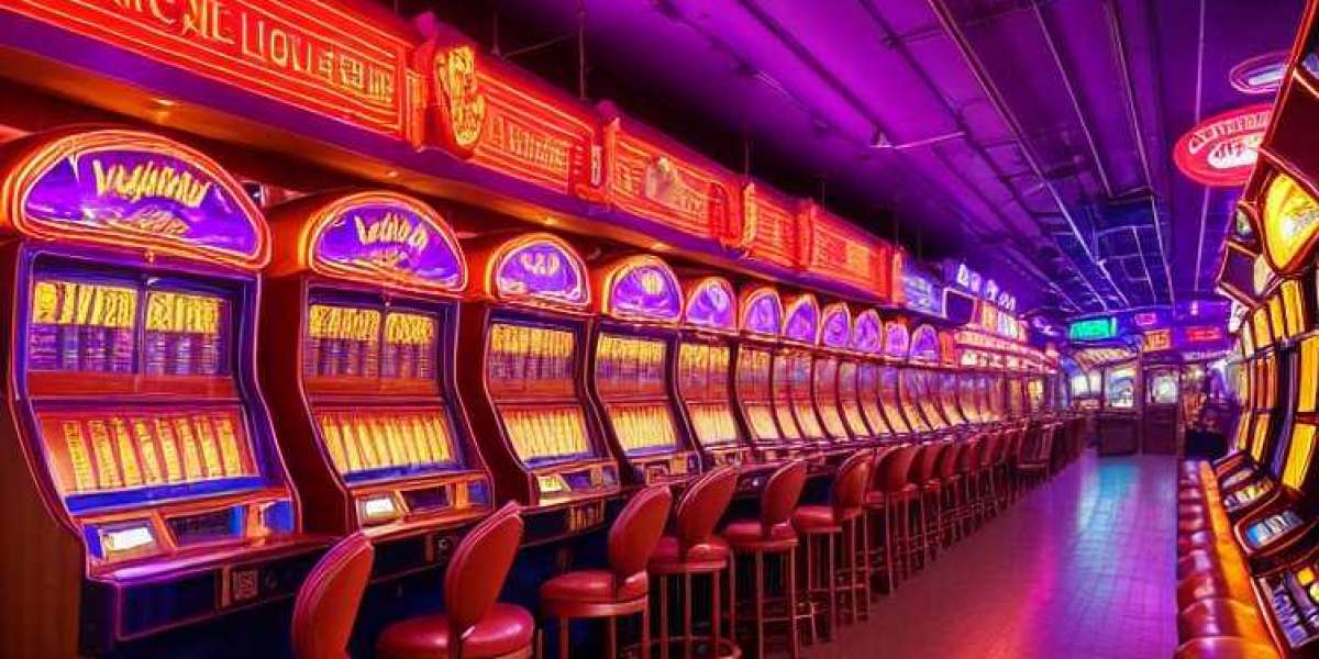Fruit machines at this online casino gambling site