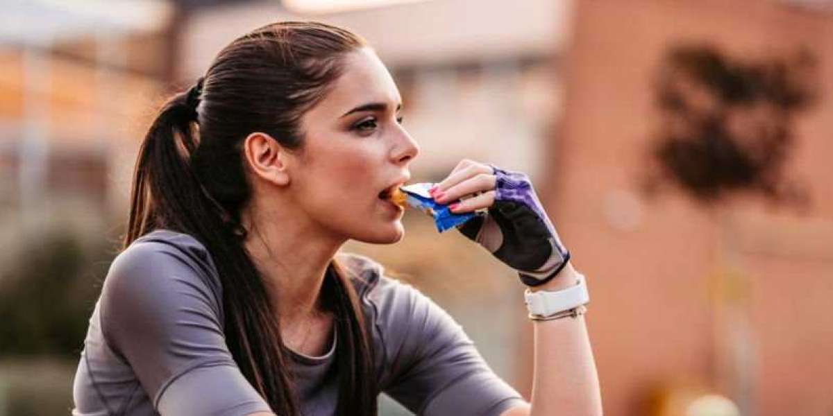 Muscle-Building Snack Bars for Fitness Enthusiasts